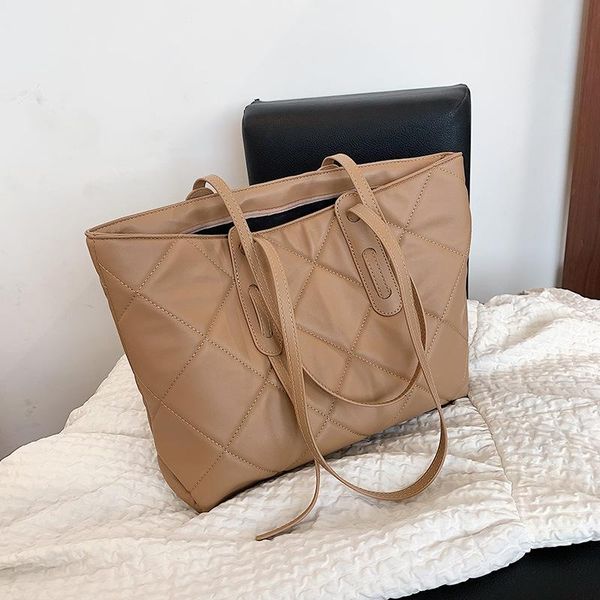 evening bags underarm women's bag 2021 female shopper quality korean fashion luxury designer handbags simple shoulder for women
evening bags underarm women's bag 2021 female shopper quality korean fashion luxury designer handbags simple shoulder for women