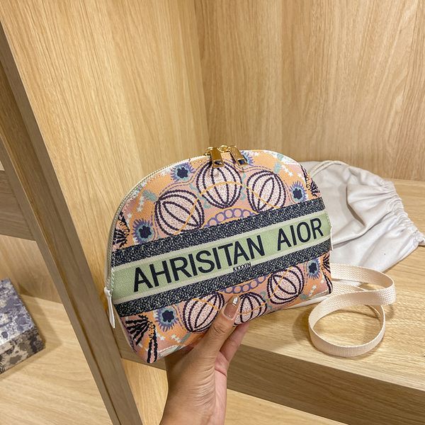 luxury handbags canvas printed small women's 2021 new foreign style versatile shell bag summer korean fashion single shoulder messenger
luxury handbags canvas printed small women's 2021 new foreign style versatile shell bag summer korean fashion single shoulder messenger