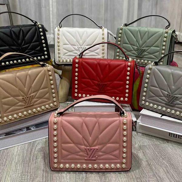 2021 early autumn fashion trend small square bag pearl portable one shoulder messenger bag urban simple commuter
2021 early autumn fashion trend small square bag pearl portable one shoulder messenger bag urban simple commuter