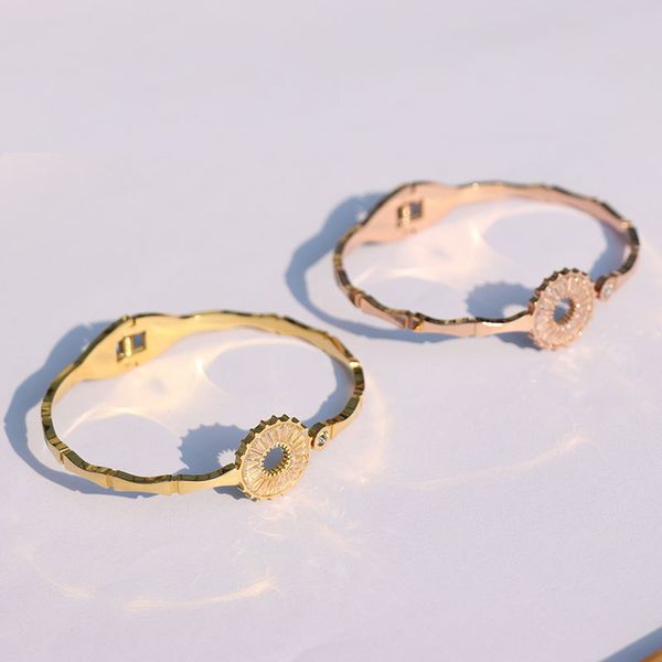 design jewelry diamond plated titanium stainless steel personalized fashion rose gold bracelet net red, White
design jewelry diamond plated titanium stainless steel personalized fashion rose gold bracelet net red, White