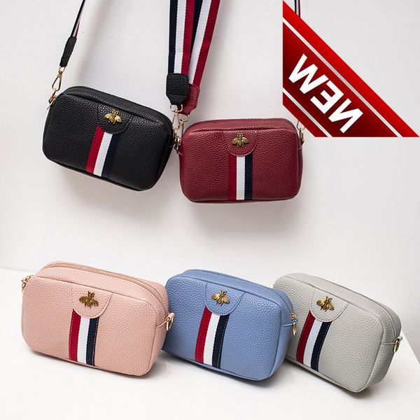 2022 fashion women small pu bag famous design messenger wide strap girls shoulder bee mobile phone square crossbody mini
2022 fashion women small pu bag famous design messenger wide strap girls shoulder bee mobile phone square crossbody mini