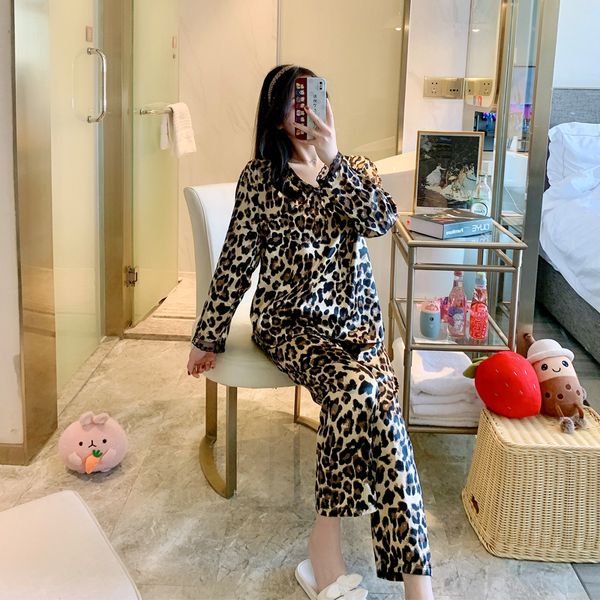 jrmissli spring new women sleepwear cartoon printed silk pajamas set 2pcs loose large size ladies simple style homewear pyjama, Black;red
jrmissli spring new women sleepwear cartoon printed silk pajamas set 2pcs loose large size ladies simple style homewear pyjama, Black;red
