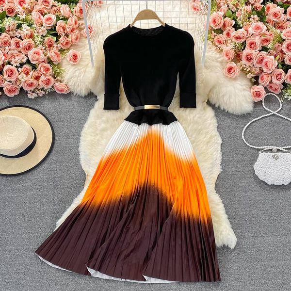 casual dresses autumn and winter style long-sleeved knitting stitching color pleated five-point sleeve elegant large swing skirt, Black;gray
casual dresses autumn and winter style long-sleeved knitting stitching color pleated five-point sleeve elegant large swing skirt, Black;gray