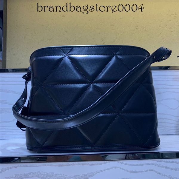 cell phone pocket women's bag embroidered rhombus bucket bag leather luxury all-match handbag fashion explosive one-shoulder messenger
cell phone pocket women's bag embroidered rhombus bucket bag leather luxury all-match handbag fashion explosive one-shoulder messenger