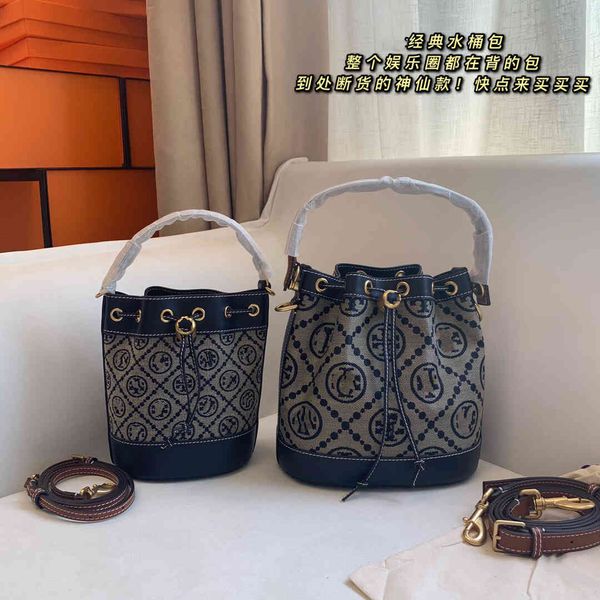 designer women's 2021 new tb bucket bag drawstring canvas old floral print slant cross handbag
designer women's 2021 new tb bucket bag drawstring canvas old floral print slant cross handbag