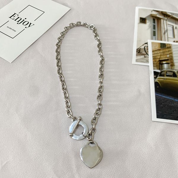famous brand jewerly 316l titanium steel 18k gold plated necklace short chain silver man heart necklace pendant for women man love gift
famous brand jewerly 316l titanium steel 18k gold plated necklace short chain silver man heart necklace pendant for women man love gift