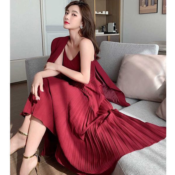luxury evening dress fashion women's 2021 temperament slim suspender versatile foreign style two piece suit fashion, Black;gray
luxury evening dress fashion women's 2021 temperament slim suspender versatile foreign style two piece suit fashion, Black;gray