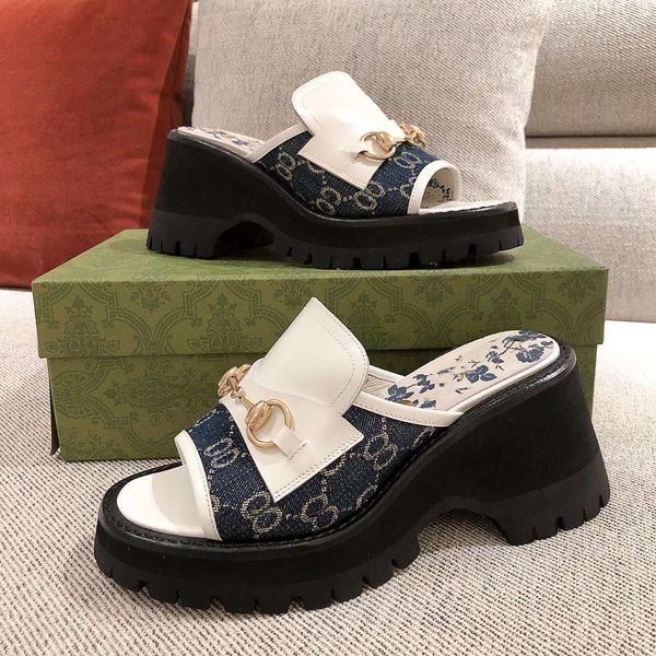 2021 high-quality real leather summer slipper women's flat-bottomed slippers outdoor lazy shoes beach sandals large size 35-39, Black
2021 high-quality real leather summer slipper women's flat-bottomed slippers outdoor lazy shoes beach sandals large size 35-39, Black