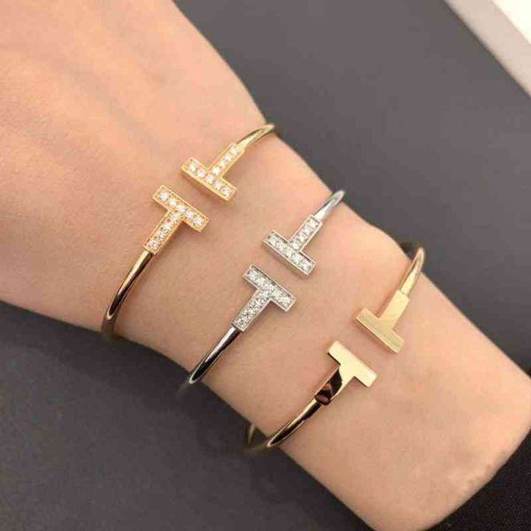 luxury design double t female inlaid opening sterling silver 18k bracelet fritillaria diamond nail couple fashion simple
luxury design double t female inlaid opening sterling silver 18k bracelet fritillaria diamond nail couple fashion simple