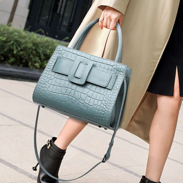 temperament hand bag women 2021 fashion large capacity shoulder simple atmosphere cross
temperament hand bag women 2021 fashion large capacity shoulder simple atmosphere cross
