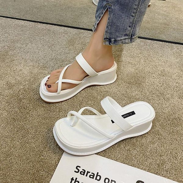 slippers casual shoes woman 2021 platform low rubber flip flops pantofle luxury flat soft summer hawaiian basic rome pu fash, Black
slippers casual shoes woman 2021 platform low rubber flip flops pantofle luxury flat soft summer hawaiian basic rome pu fash, Black