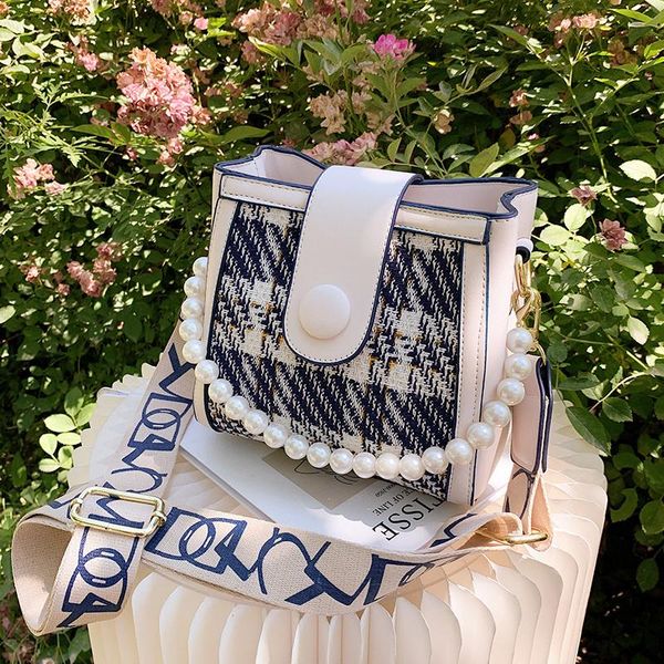 shoulder bags summer small bag women's 2021 fashion niche design pearl chain handbag slung bucket 
shoulder bags summer small bag women's 2021 fashion niche design pearl chain handbag slung bucket