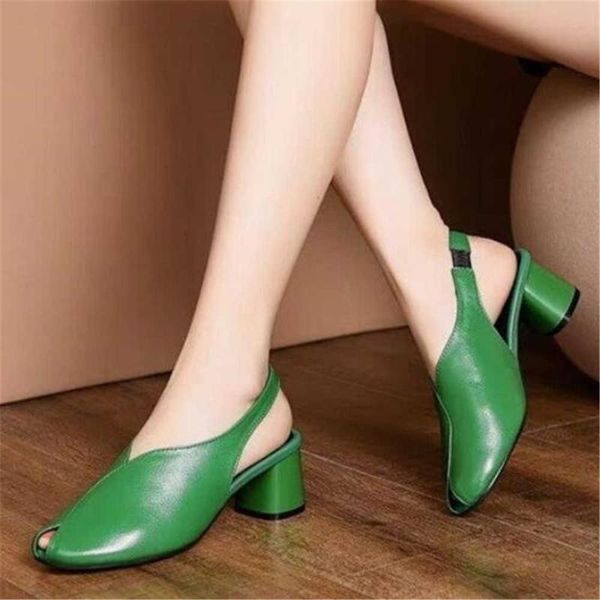 sandals women's fish mouth semi-baotou slippers women fashion wear soft leather mid heel 2021 summer high 35-40, Black
sandals women's fish mouth semi-baotou slippers women fashion wear soft leather mid heel 2021 summer high 35-40, Black