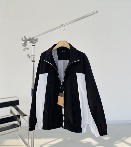 casual -new mens womens designer jackets long sleeve windbreaker windrunner men zipper embroidery logo windproof jacket coats clothes, Black;brown
casual -new mens womens designer jackets long sleeve windbreaker windrunner men zipper embroidery logo windproof jacket coats clothes, Black;brown
