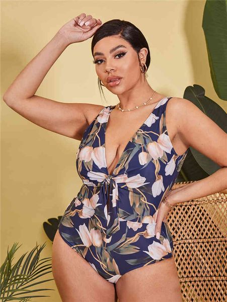 2021 summer lady's floral printing swimwear plus size deep v-neck sleeveless backless lace-up ny one piece bathing suit, White;black
2021 summer lady's floral printing swimwear plus size deep v-neck sleeveless backless lace-up ny one piece bathing suit, White;black
