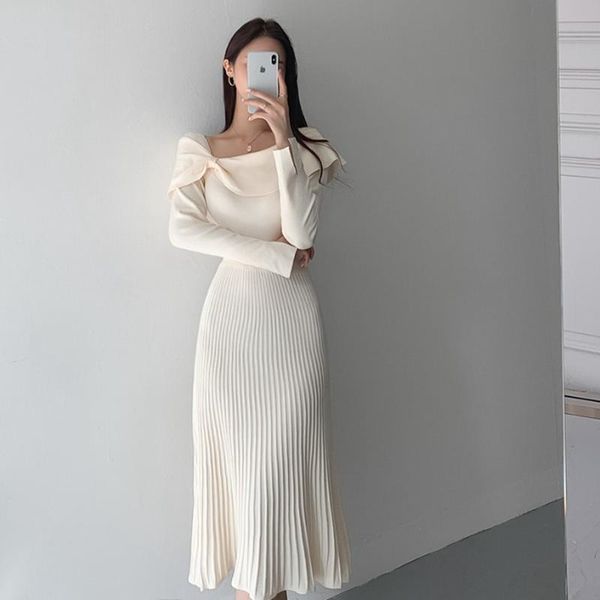 casual dresses 2021 autumn women korean knitted elegant gentle high waist slim solid color pleated female office lady, Black;gray
casual dresses 2021 autumn women korean knitted elegant gentle high waist slim solid color pleated female office lady, Black;gray