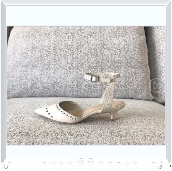 2021 good quality fashion women luxurys designers shoes designer sandals womens luxury high heels sdress andal shoess with box size 35-41 m0, Black
2021 good quality fashion women luxurys designers shoes designer sandals womens luxury high heels sdress andal shoess with box size 35-41 m0, Black
