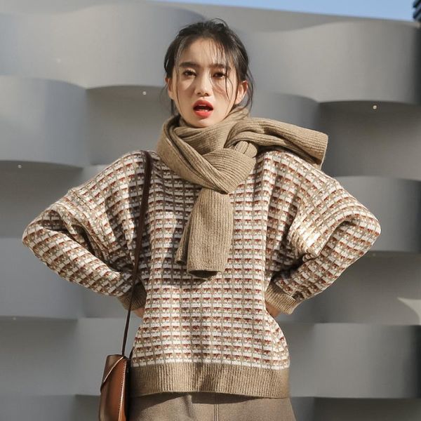women's sweaters 2021 winter fashion plaid with retro hong kong style loose knit sweater + scarf, White;black
women's sweaters 2021 winter fashion plaid with retro hong kong style loose knit sweater + scarf, White;black