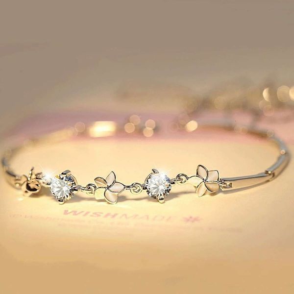 korean version simple sweet new four silver bracelet jewelry five leaf grass jasmine flower bracelet lovers silver, Black
korean version simple sweet new four silver bracelet jewelry five leaf grass jasmine flower bracelet lovers silver, Black