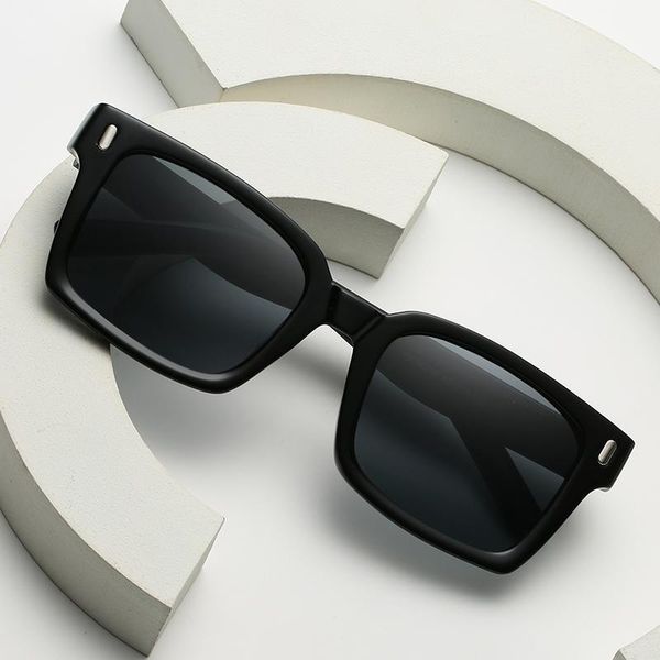 sunglasses summer fashion trend square designer luxury man/women classic business uv400 outdoor, White;black
sunglasses summer fashion trend square designer luxury man/women classic business uv400 outdoor, White;black