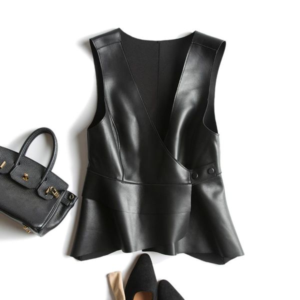 women's vests % imported 100% sheepskin v neck waistcoat with two buckles, Black;white
women's vests % imported 100% sheepskin v neck waistcoat with two buckles, Black;white