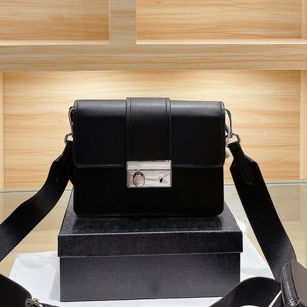 handbags crossbody bag luxury designerbags purses different colors various styles fashion brand with original box size 20-15cm
handbags crossbody bag luxury designerbags purses different colors various styles fashion brand with original box size 20-15cm