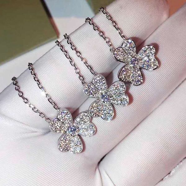 design jewelry necklace female three flower pendant clavicle chain net red same, Silver
design jewelry necklace female three flower pendant clavicle chain net red same, Silver