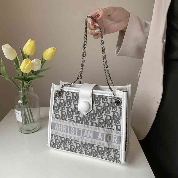 2022 latest luggage factory wholesale women's bag high-capacity commuter bag chain single shoulder bags
2022 latest luggage factory wholesale women's bag high-capacity commuter bag chain single shoulder bags