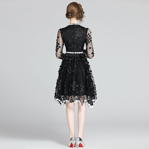 casual dresses new luxury women party runway summer 3d floral mesh embroidery female patchwork lace swing qrzo, Black;gray
casual dresses new luxury women party runway summer 3d floral mesh embroidery female patchwork lace swing qrzo, Black;gray