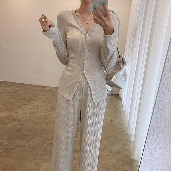 women's two piece pants korea v-neck single-breasted slim long-sleeved sunscreen sweater + high-waist loose casual wide-leg trousers dk, White
women's two piece pants korea v-neck single-breasted slim long-sleeved sunscreen sweater + high-waist loose casual wide-leg trousers dk, White