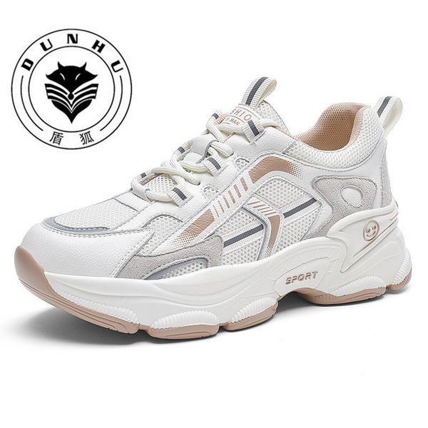 dunhu 2021 autumn new round head thick soled sports shoes leisure lace up basketball mesh women's 77005
dunhu 2021 autumn new round head thick soled sports shoes leisure lace up basketball mesh women's 77005