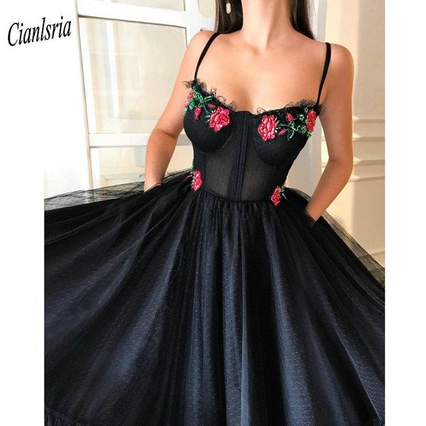 party dresses black gorgeous spaghetti straps evening dress with handmade flowers sleeveless dubai arabic long formal, White;black
party dresses black gorgeous spaghetti straps evening dress with handmade flowers sleeveless dubai arabic long formal, White;black