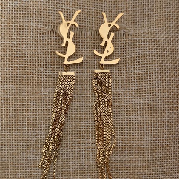 2021 never fading classic design long tassel studs gold silver rose colors stainless steel earrings trendy hoops women jewelry wholesale, Golden;silver
2021 never fading classic design long tassel studs gold silver rose colors stainless steel earrings trendy hoops women jewelry wholesale, Golden;silver