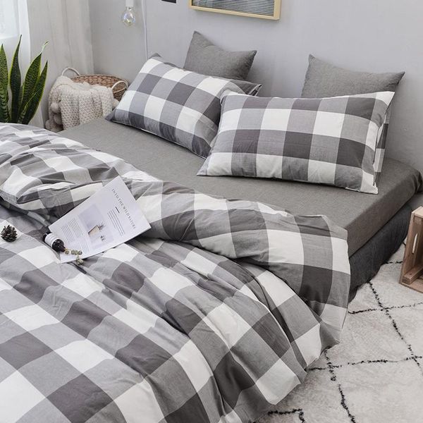 bedding sets grey white plaid style 100% cotton wash 3pcs duvet cover sets(1pcs cover+2pcs pillowcase)
bedding sets grey white plaid style 100% cotton wash 3pcs duvet cover sets(1pcs cover+2pcs pillowcase)