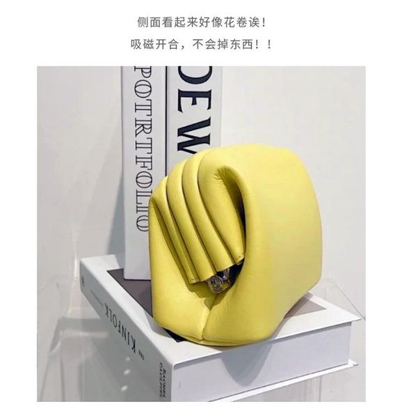 evening bags 2021 leather bun bag ins niche one-shoulder messenger pig nose female wide shoulder belt waist 
evening bags 2021 leather bun bag ins niche one-shoulder messenger pig nose female wide shoulder belt waist