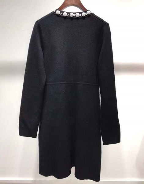 dresses knitted autumn winter style women v-neck crystal beading bow deco long sleeve casual black sweater, Black;gray
dresses knitted autumn winter style women v-neck crystal beading bow deco long sleeve casual black sweater, Black;gray