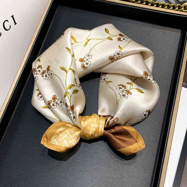 scarves 2022 spring and summer fashionable small square scarv mulberry female flower printing pattern with frh silk, Blue;gray
scarves 2022 spring and summer fashionable small square scarv mulberry female flower printing pattern with frh silk, Blue;gray