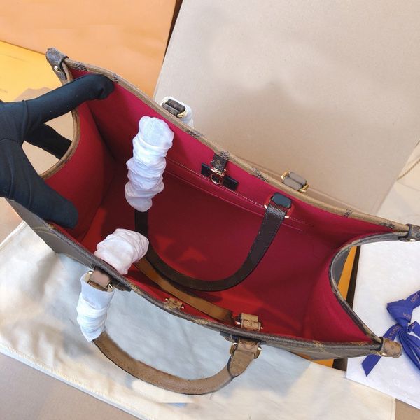 designers totes on the go women bags letters floral printed shoulder crossbody bag purse wallets high capacity flap diaper woman luxury bag
designers totes on the go women bags letters floral printed shoulder crossbody bag purse wallets high capacity flap diaper woman luxury bag