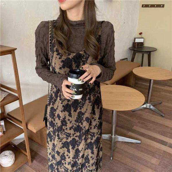 2021 summer new retro mid-length waist velvet inner long-sleeved dress female two-piece suit large size dresses sets for women, Black;gray
2021 summer new retro mid-length waist velvet inner long-sleeved dress female two-piece suit large size dresses sets for women, Black;gray
