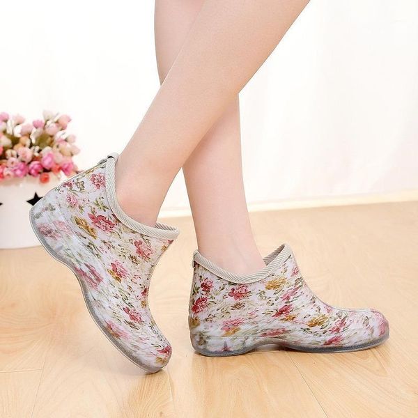 boots women's water shoes spring autumn shallow mouth low-cut fashion korean rain short tube waterproof non-slip rubber1, Black
boots women's water shoes spring autumn shallow mouth low-cut fashion korean rain short tube waterproof non-slip rubber1, Black