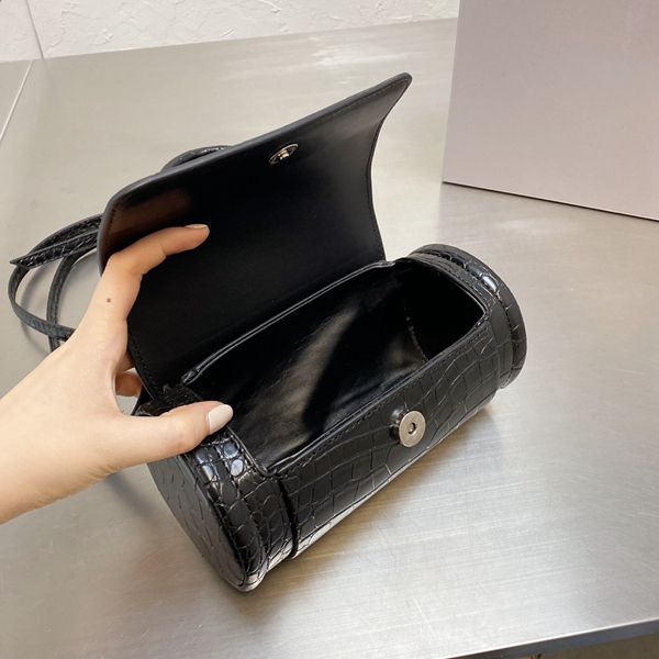 2021 brand designer hourglass bags women's fashion mini luxury single shoulder bag leather temperament plaid handbag
2021 brand designer hourglass bags women's fashion mini luxury single shoulder bag leather temperament plaid handbag