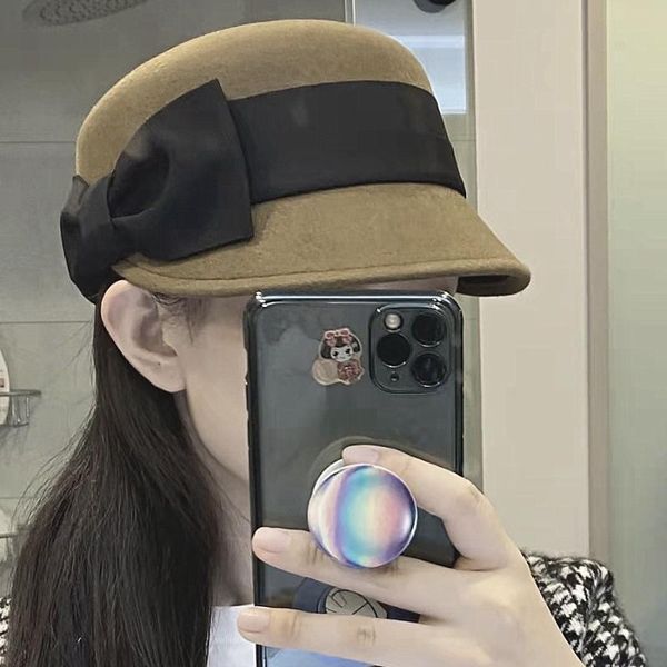 stingy brim hats 2021 for women autumn winter 100% wool fedoras fashion england retro equestrian cap big bowknot outdoor casual felt hat, Blue;gray
stingy brim hats 2021 for women autumn winter 100% wool fedoras fashion england retro equestrian cap big bowknot outdoor casual felt hat, Blue;gray