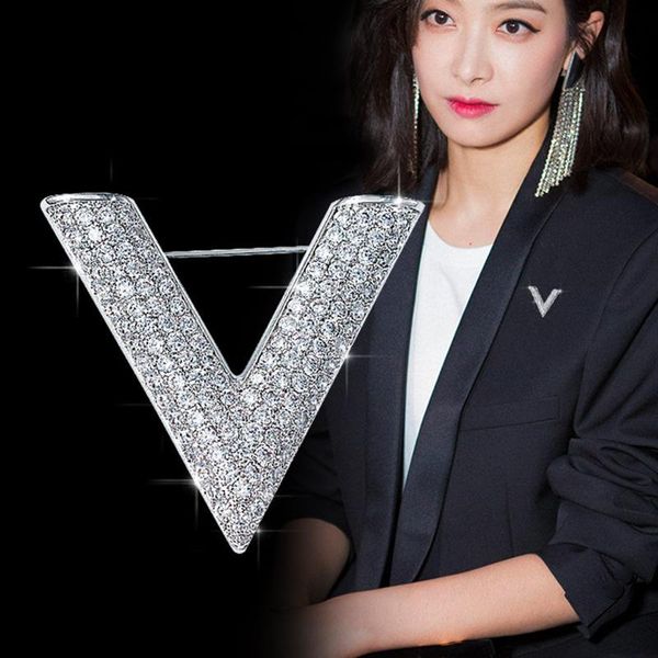 pins, brooches english letters v initial crystal rhinestone brooch gold cardigan skirt lapel pins female corsage luxury jewelry 2021, Gray
pins, brooches english letters v initial crystal rhinestone brooch gold cardigan skirt lapel pins female corsage luxury jewelry 2021, Gray