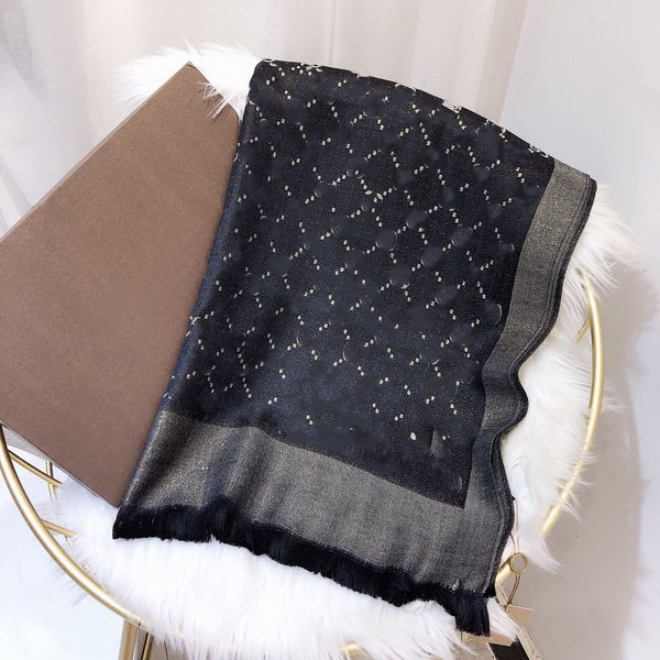 2021 beautiful letter silk and wool fashion scarf ladies decorative 180*70cm european style no box, Blue;gray
2021 beautiful letter silk and wool fashion scarf ladies decorative 180*70cm european style no box, Blue;gray
