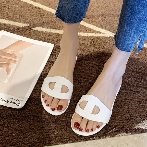 2021 white beach womens flat slippers trendy pig nose women summer sandals candy color flip flops outdoor no-slip female slides, Black
2021 white beach womens flat slippers trendy pig nose women summer sandals candy color flip flops outdoor no-slip female slides, Black