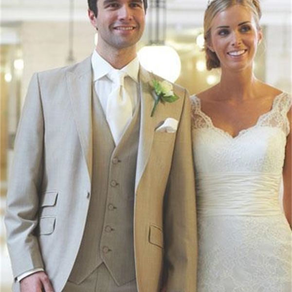 men's suits & blazers custom made groom tuxedos champagne groomsmen peak lapel man suit/bridegroom/wedding/prom/dinner (jacket+pan, White;black
men's suits & blazers custom made groom tuxedos champagne groomsmen peak lapel man suit/bridegroom/wedding/prom/dinner (jacket+pan, White;black