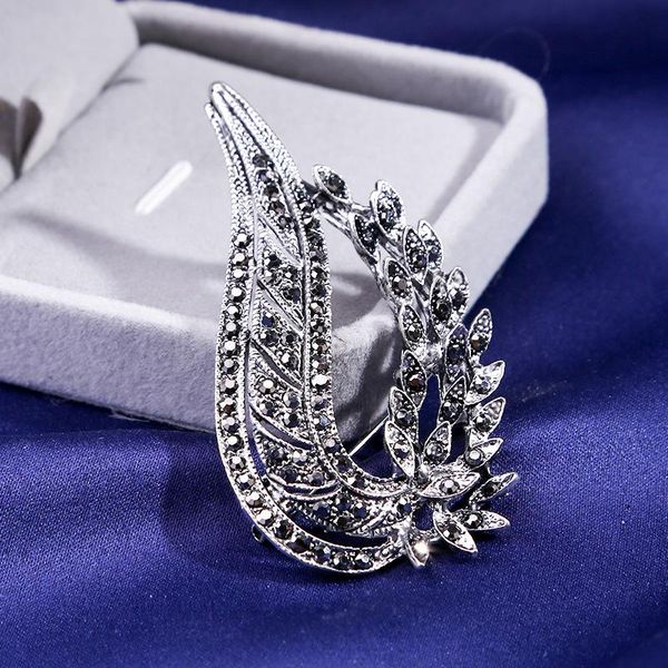 pins, brooches european and american geometry brooch luxury alloy flowers water drill banquet holiday gift choice, Gray
pins, brooches european and american geometry brooch luxury alloy flowers water drill banquet holiday gift choice, Gray