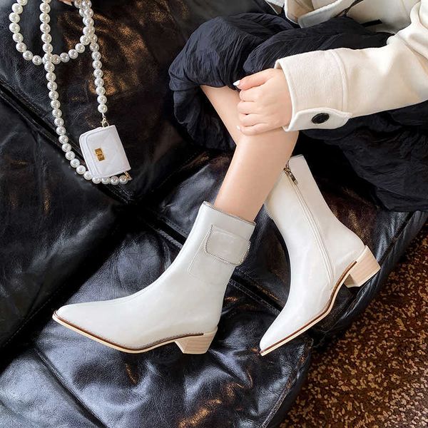 2021 new vogue autumn winter shoes for women genuine leather pointed toe thick heels pumps basic shoes woman y0907, Black
2021 new vogue autumn winter shoes for women genuine leather pointed toe thick heels pumps basic shoes woman y0907, Black