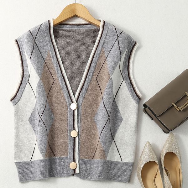 21 autumn and winter pure shirt women's v-neck sweater waistcoat diamond color matching sleevels vt temperament commuting, Black;white
21 autumn and winter pure shirt women's v-neck sweater waistcoat diamond color matching sleevels vt temperament commuting, Black;white