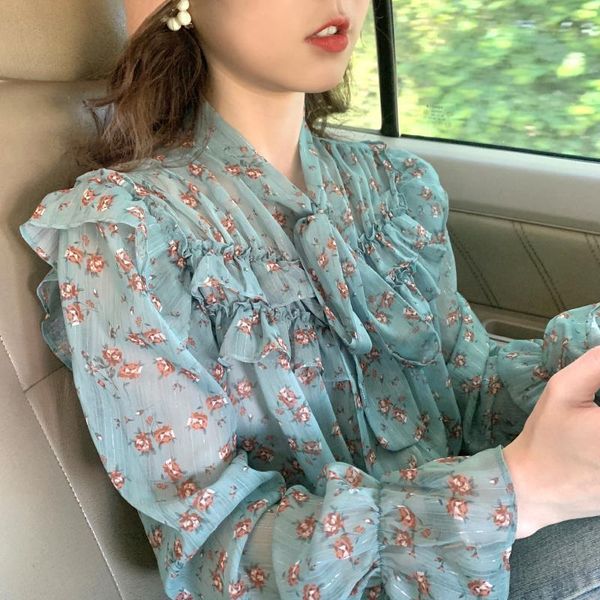 women's blouses & shirts scarf collar fashion floral flared sleeve chiffon shirt female bow tie lace long ruffle stitching printed blou, White
women's blouses & shirts scarf collar fashion floral flared sleeve chiffon shirt female bow tie lace long ruffle stitching printed blou, White